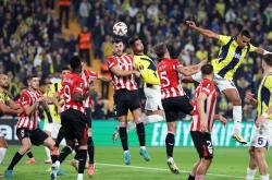 开云体育APP下载-欧洲联赛名将对抗，赛场上燃起激烈火花的简单介绍