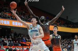 开云体育app-关于赛季赛程繁忙，球队近期体能面临挑战的信息