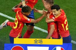 开云下载-欧洲足球赛场上的热血对决令人热血沸腾