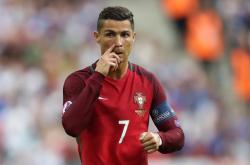 开云在线直播-从欧冠决赛到牙买加奇迹，足球世界的焦点与边缘交响曲