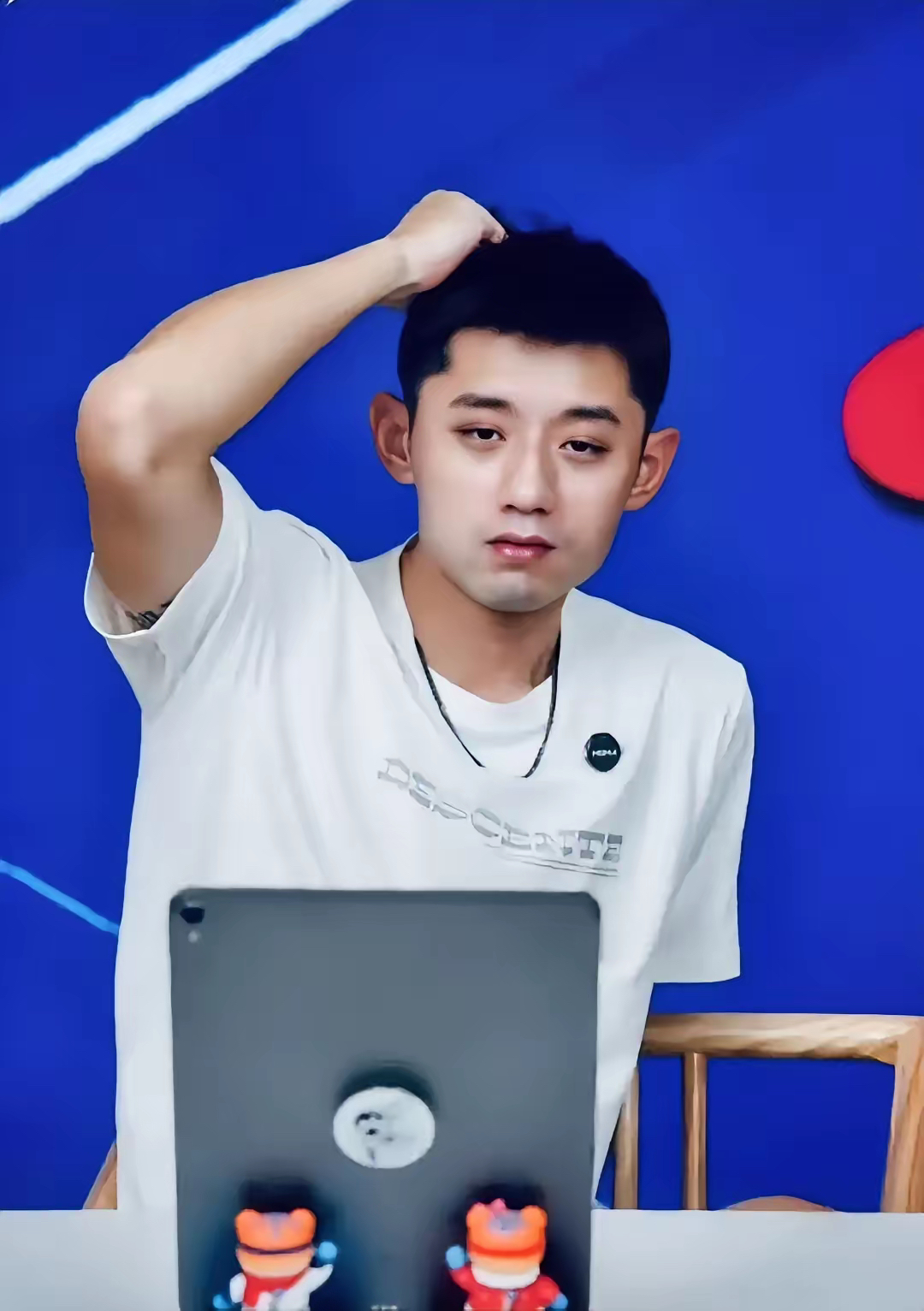 包含法国乒乓球队翻盘日本乒乓球队，张继科完成帽子戏法的词条