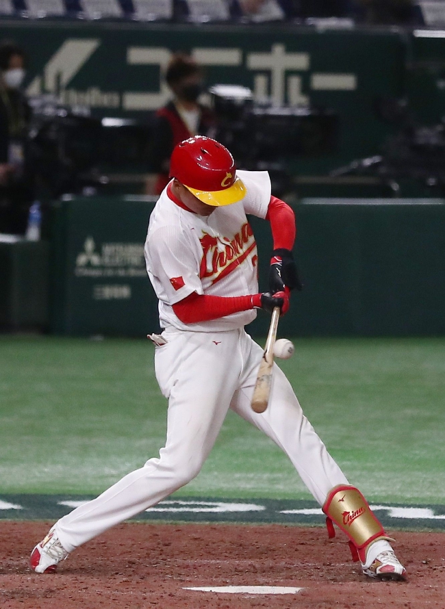 中国棒球队压哨逆转顽强抗衡赢下最后一分