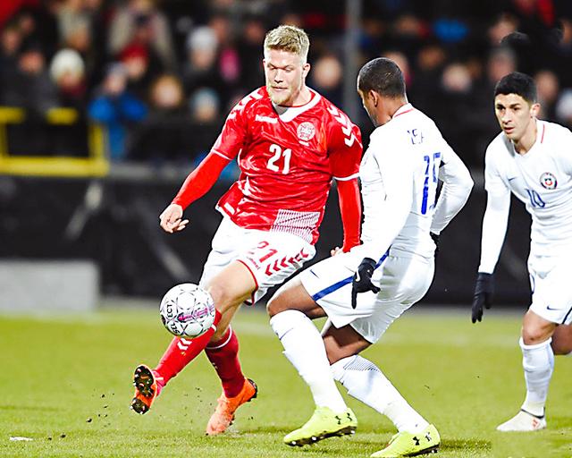 包含佩鲁贾主场胜博洛尼亚，积分榜升的词条