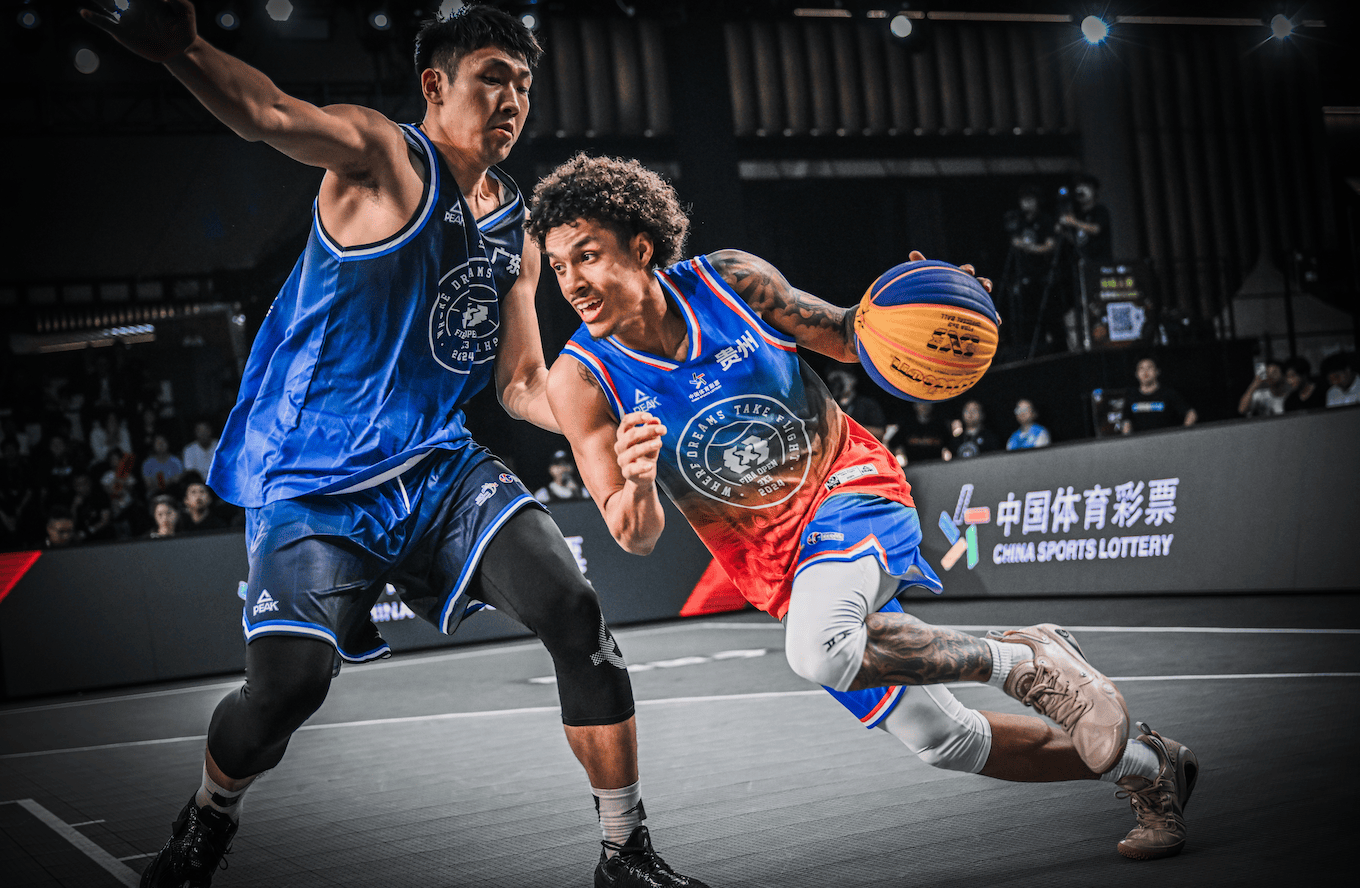 篮球联赛赛场上不断涌现新秀