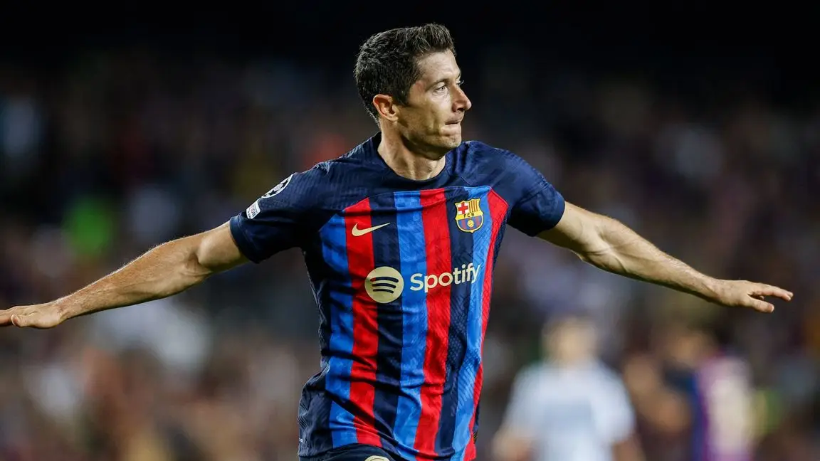 皇马绝杀里昂,莱万带队取胜 皇马绝杀里昂,莱万带队取胜