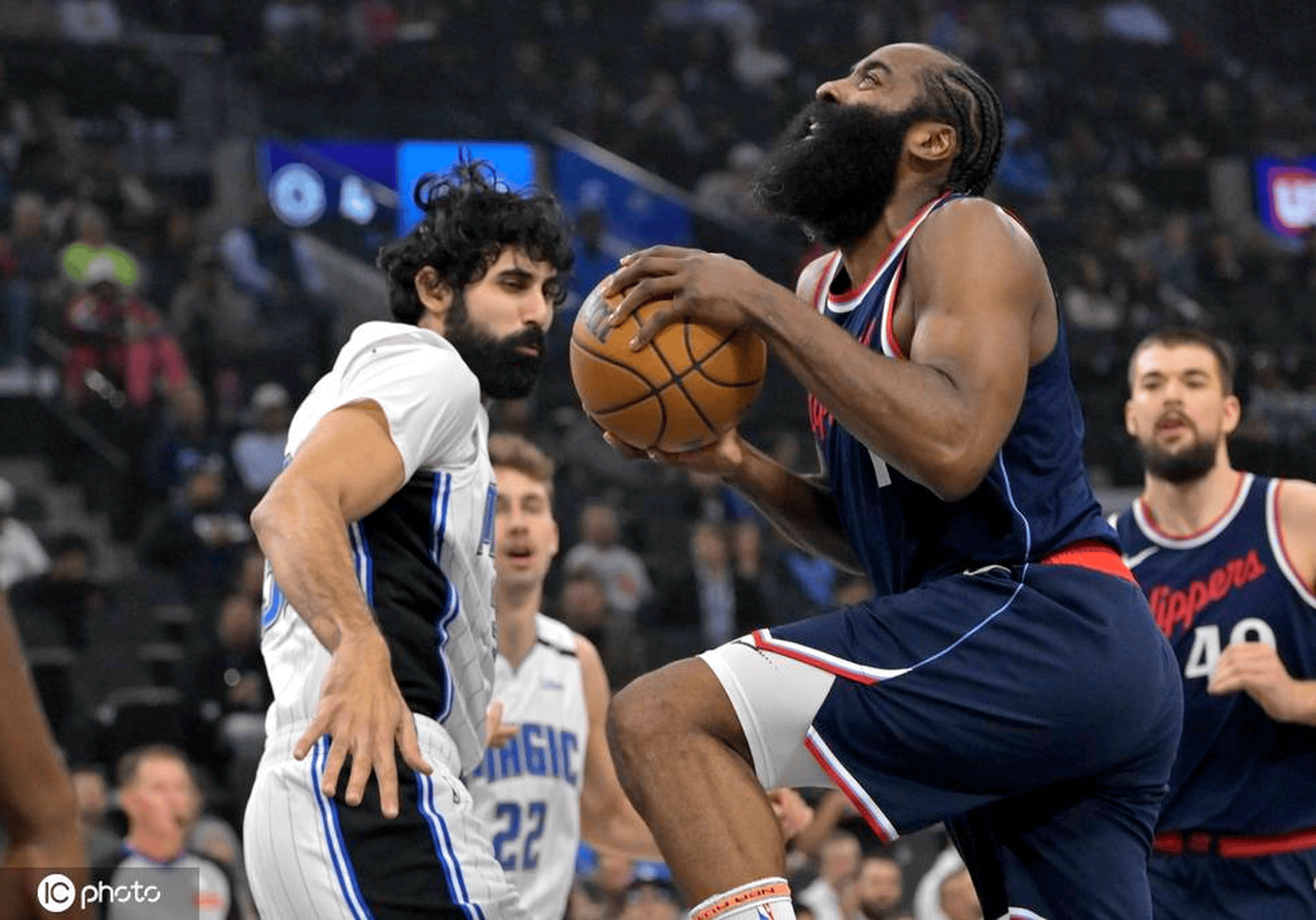 快船碾压凯尔特人，哈登带队取胜