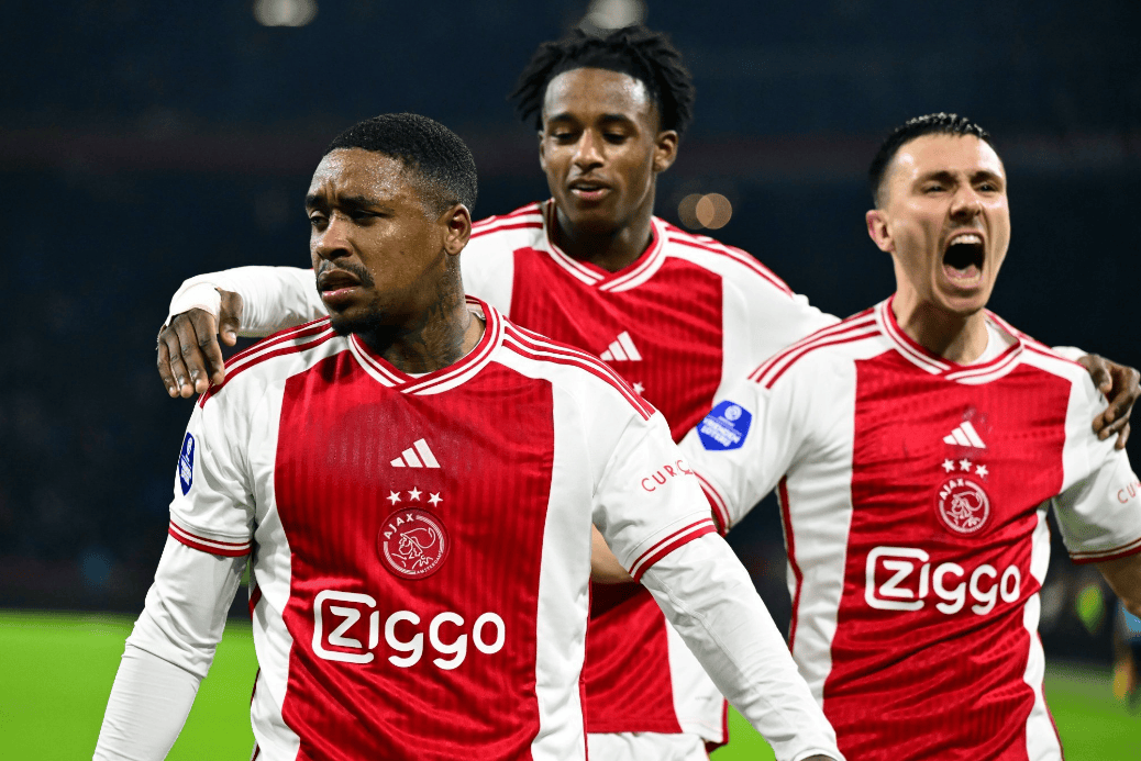 阿贾克斯年轻队员表现出色，助球队大胜