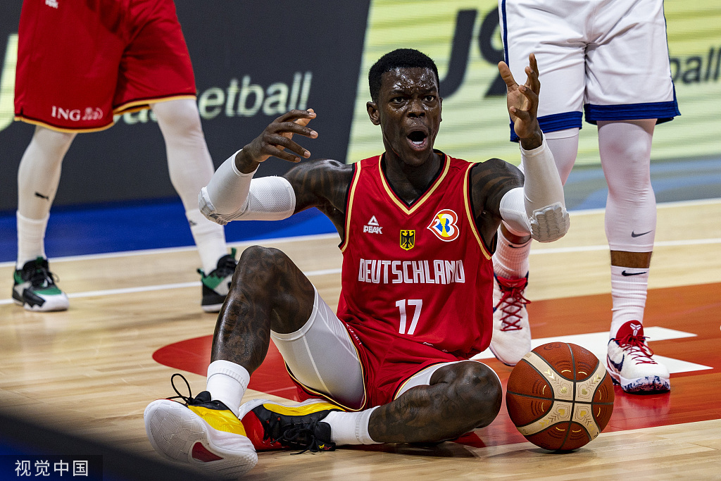 包含凯尔特人B队血洗德国男篮，麦科勒姆打破历史纪录的词条