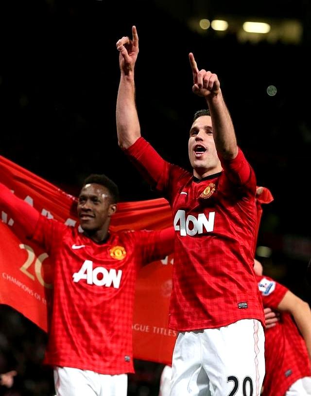 意大利强势利物浦，范佩西送出助攻