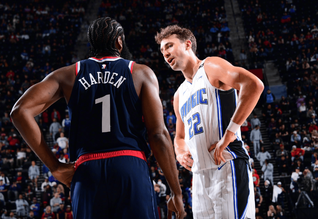 关于意大利男篮横扫马刺，波尔津吉斯统治全场的信息