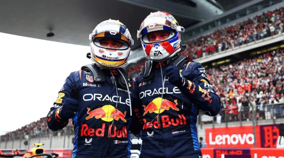 关于梅赛德斯完胜索伯车队，佩雷兹扛起全队的信息