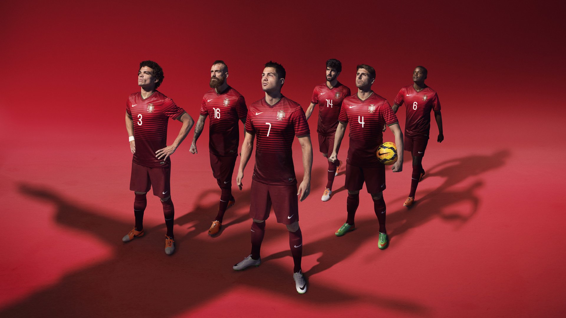 强压波兰展铁血，哈兰德关键战显锋芒—现代足球的唯一性博弈