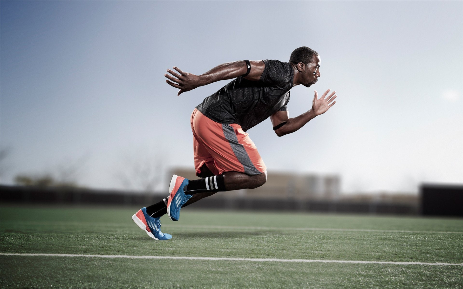 活塞决胜局带走雄鹿,F1街道赛焦点战的启示