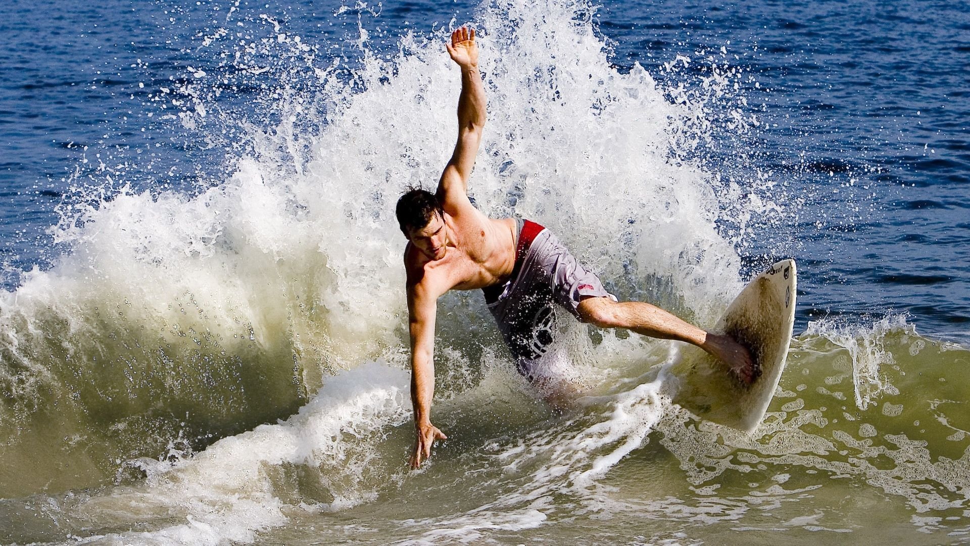 跨洋对决，广东队斩落森林狼，杰伦·格林成关键先生