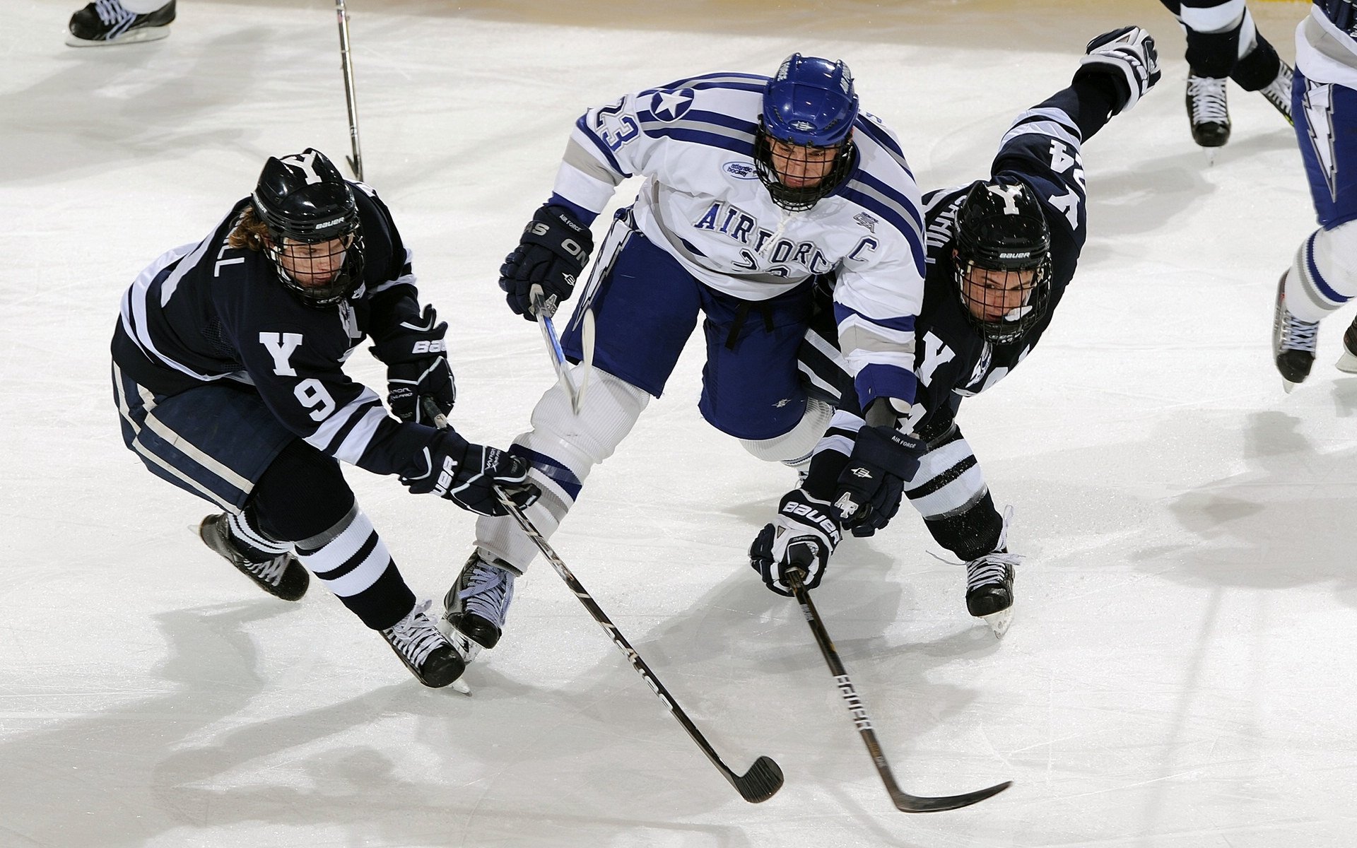 巴黎夜战，维尼修斯统治全场，巴西风暴横扫波兰