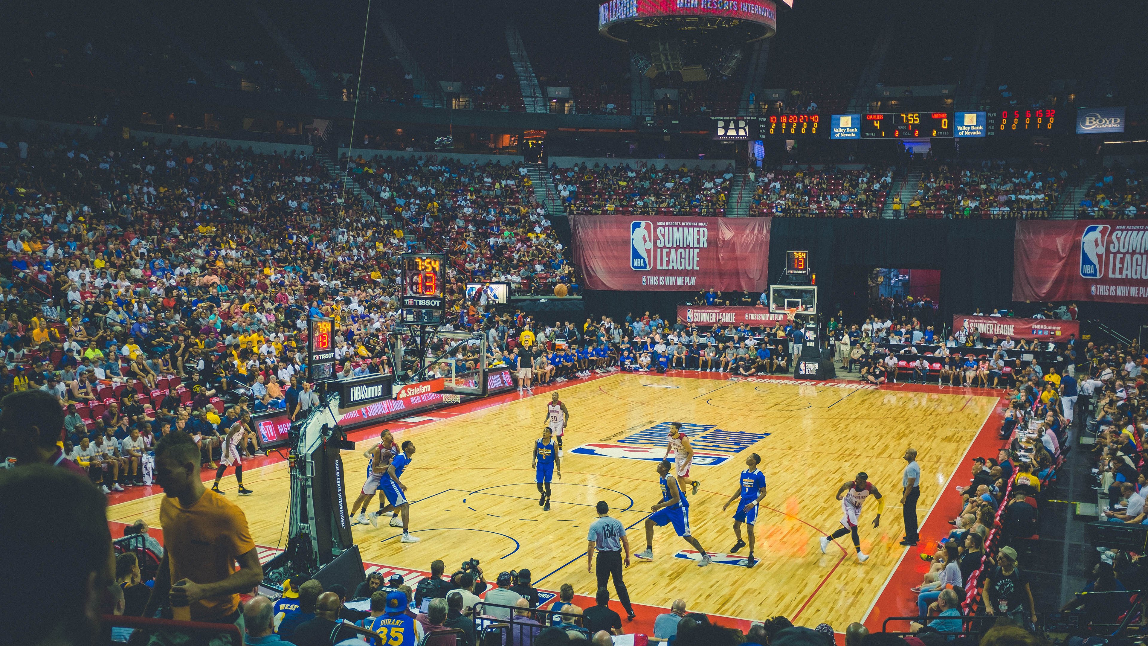 橙衣风暴中的定海神针，德里赫特在美加墨世界杯之夜的完全展现